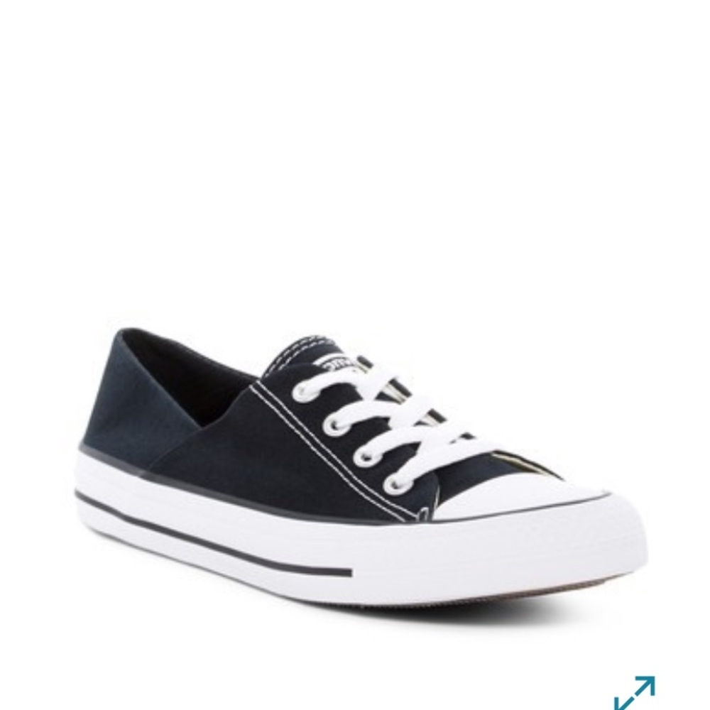 LAST CHANCE EUC chuck taylor oxford sneaker size 6
